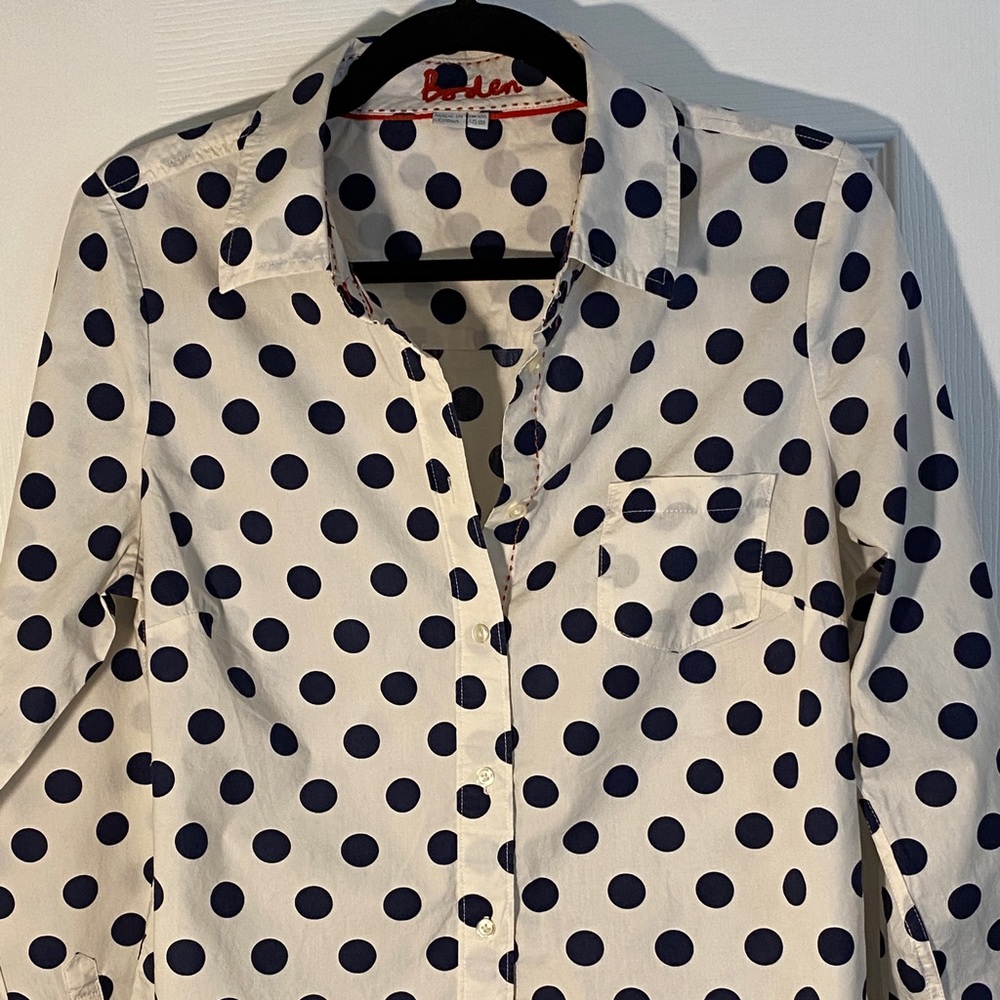 Versatile and Classic Boden Fitted Navy and White Button Front Blouse~Size 8